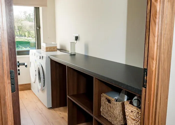 The Village كيلارني