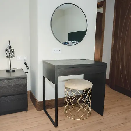 The Village アパート