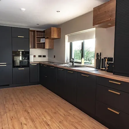 The Village アパート キラーニー