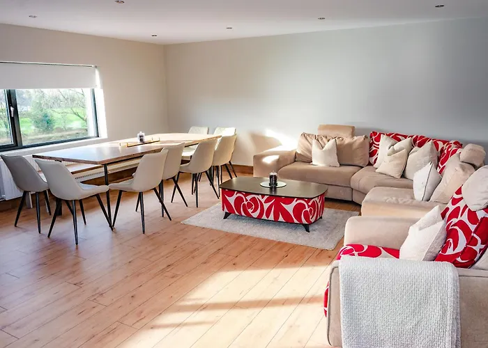 The Village Апартаменты *